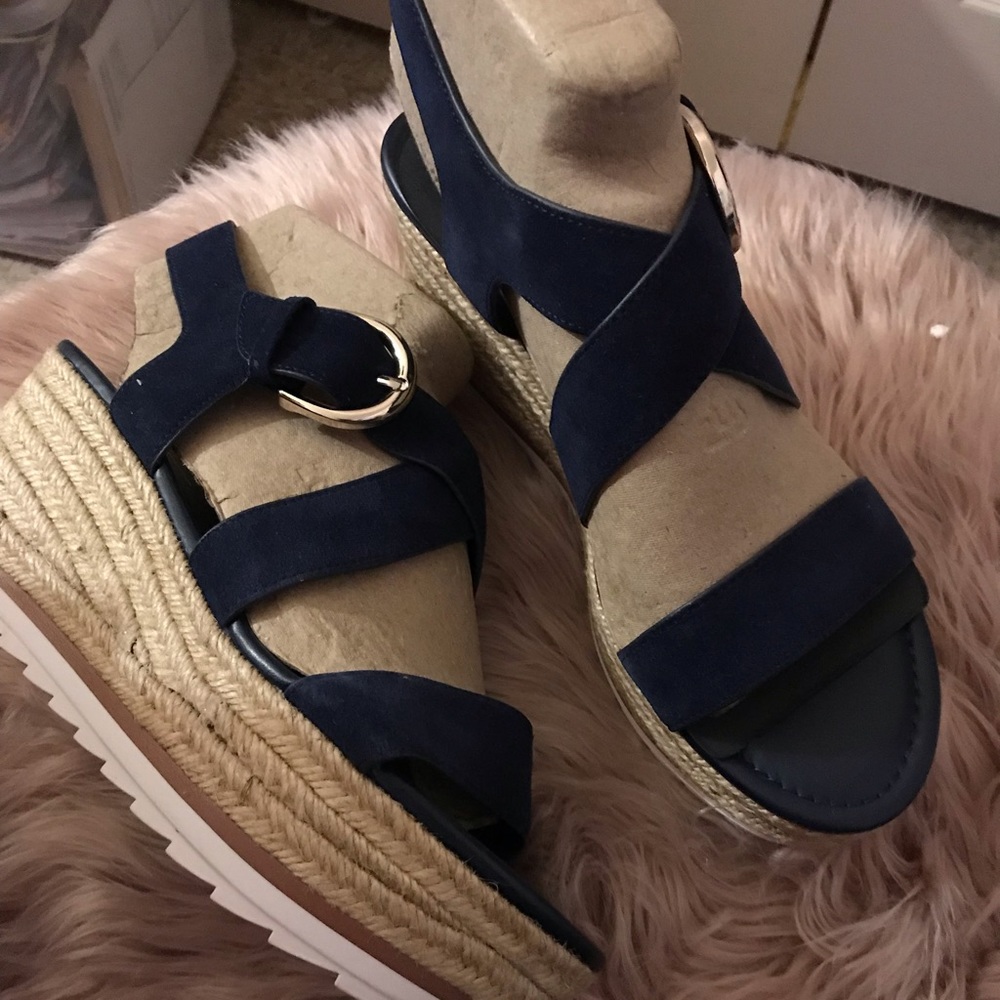 Women size 10 navy blue wedges
